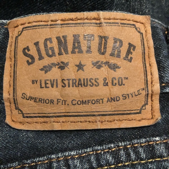 Men’s signature jeans by Levi size 38 x 30 - Picture 6 of 8